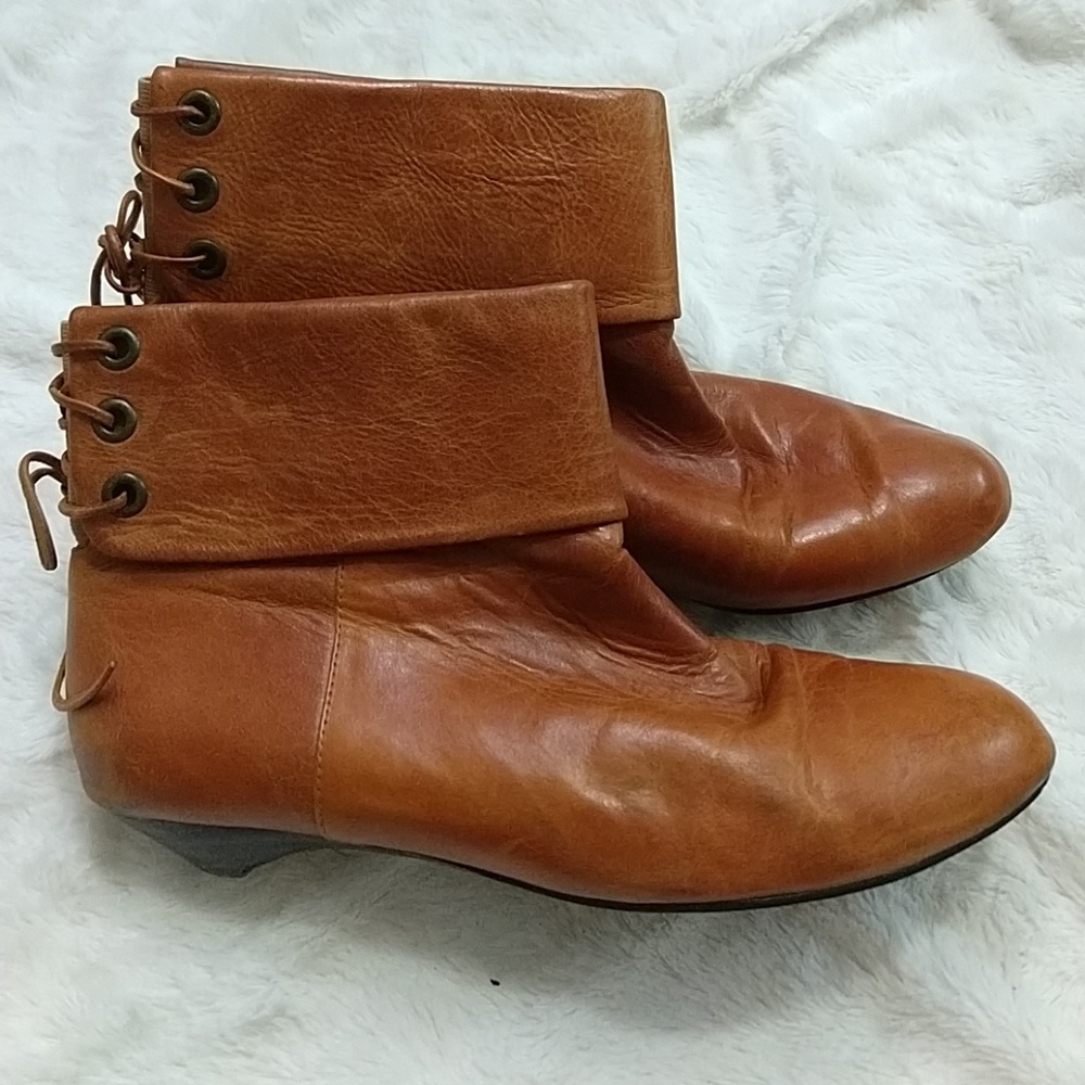 Chocolat blu tan ankle boots